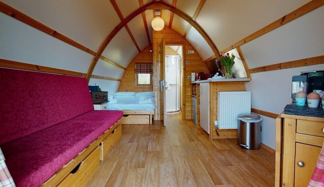 Braeburn - Delightful en-suite wigwam on canal