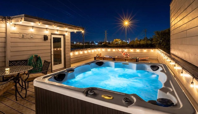 Brand New Lux Home Hot Tub+Game Room, Pool&Sauna!