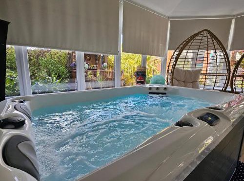Braveheart Haven: 4BD Retreat with Hot Tub