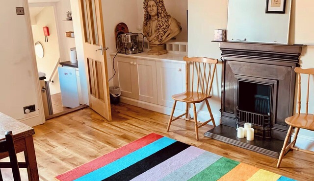 Bright 2-bed Apartment With Office in Newcastle
