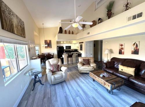 Bright and Spacious 2 Story Condo in Mesquite