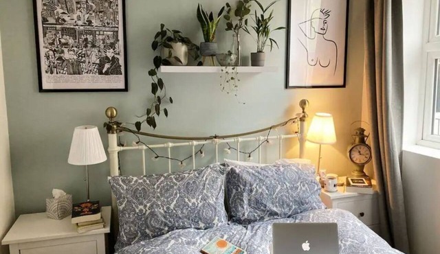 Bright, book-filled flat in artsy Stokes Croft