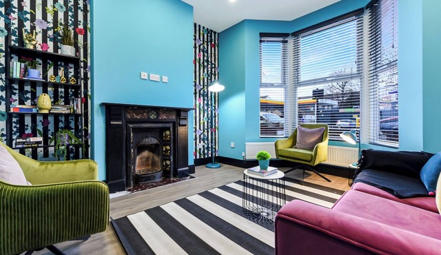 Bright & Colourful House - Best for a Large Groups