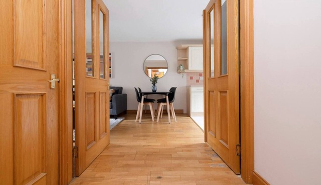 Bright&Cosy Flat near Scottish Gallery