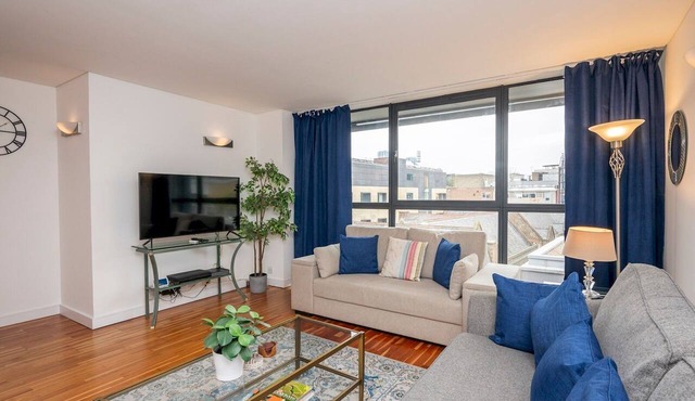 Bright Spacious Flat in Central London | Sleeps 6 - Pass the Keys