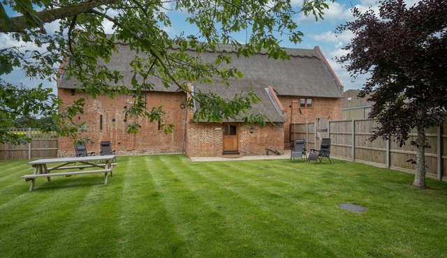 Bristow's Barn | East Ruston Cottages. East Ruston, Norfolk