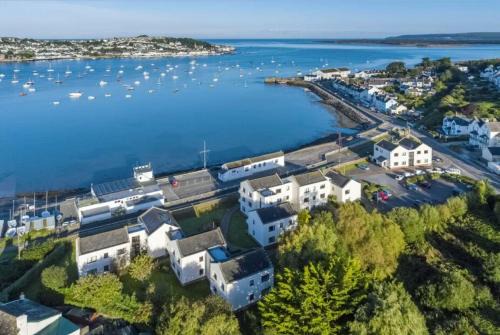 Broadwaters - 2 bed waterfront apartment in Instow