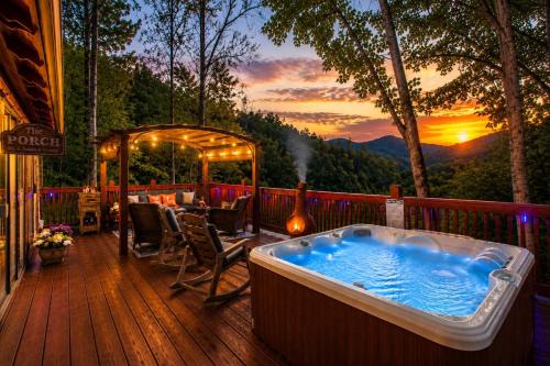 Bryson City Cabin | Hot Tub, Mtn Views | Sleeps 8