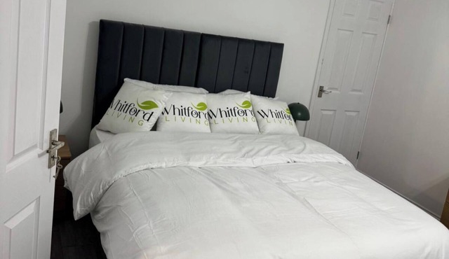 Bungalow - Sleeps 2 - Parking - Garden