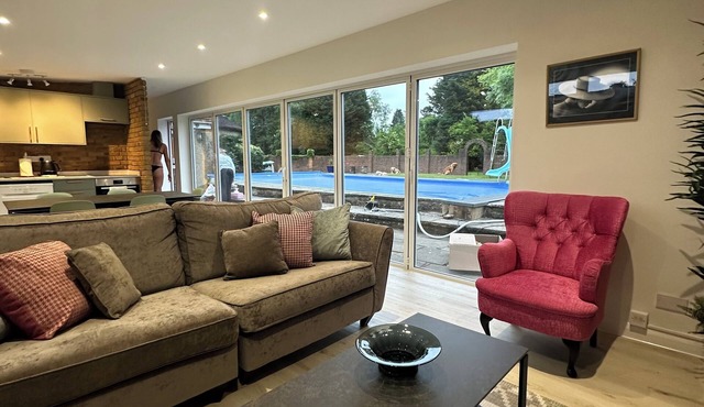 Bungalow with Heated Outdoor Swimming Pool