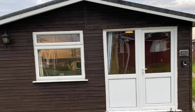 Cabin Sleeps 4 with Parking