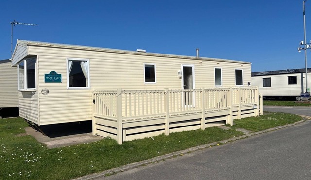 Cabin Sleeps 8 with Indoor Pool