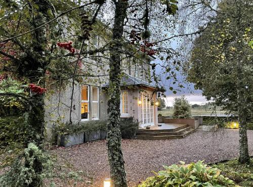 Cairns Farmhouse