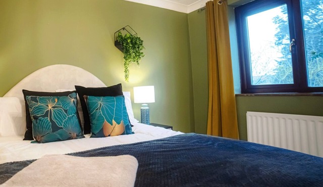 Cambridge | 7 Bedrooms | Free Parking