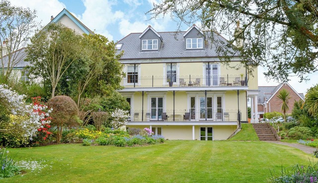 Carnethic House - One Acre View