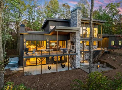Cedar Mountain - Mountain Views, Hot Tub & Fire Pit in Brevard