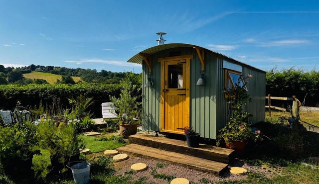 Ceirios Hideaway - Shepherds Hut by Maison Pro