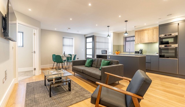 Celador Apartments - Bond House