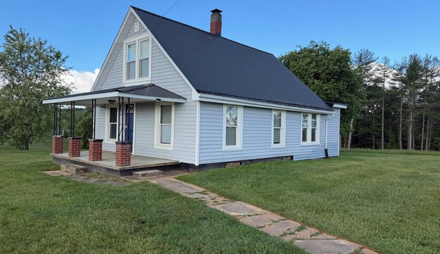 Celebrate Independence Day in Independence, VA! Cozy 2BR, fully equipped house.