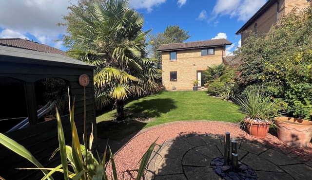 Central MK 2BR Comfy Home, WiFi & Driveway – Corporate Ready | Webbhill Stays