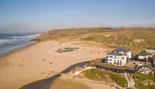CHAPEL ROCK VIEW, THE DUNES, country holiday cottage in Perranporth