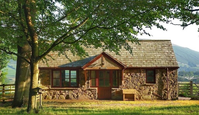 Character Cottage with fabulous mountain views in the North Lakes District