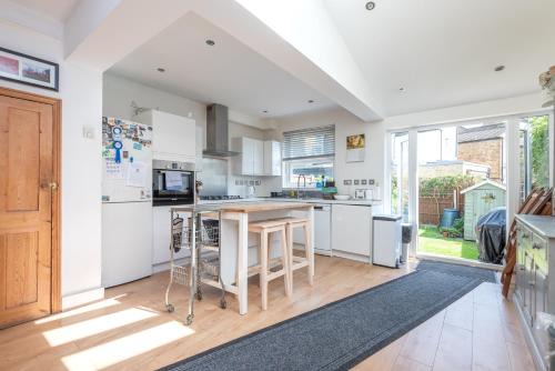 Charming 2BDR Terraced House with Garden Wimbledon