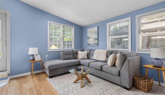 Charming 3-bedroom, 2-bath House Just Steps from the Beach!