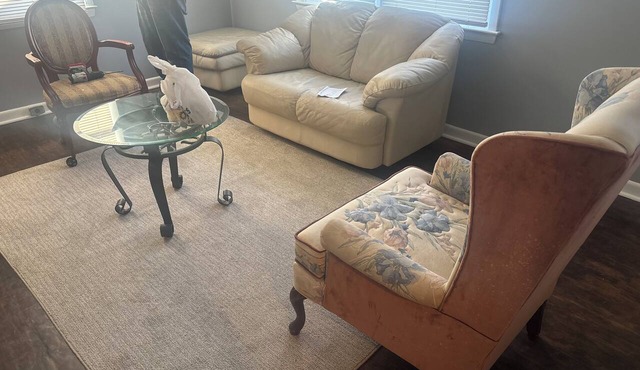 Charming 3-bedroom house with AC in cozy Petersburg
