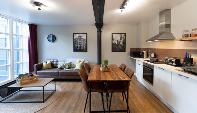 Charming & Comfy Apartment | Great Location!
