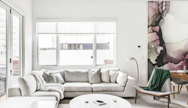 Charming condo with central AC, full kitchen, & tasteful decor