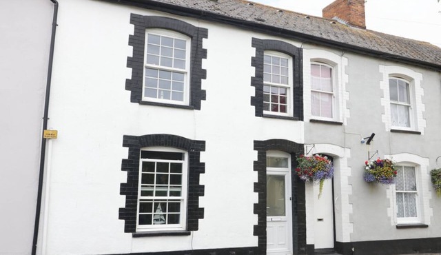 Charming No 9 in Watchet Town
