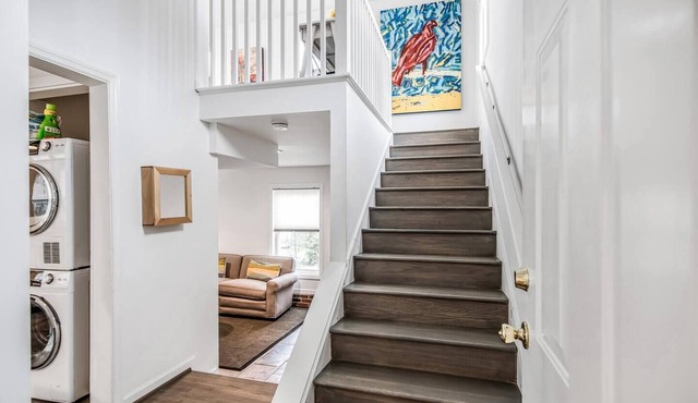 Charming Spacious Home - 10 mins to Downtown!