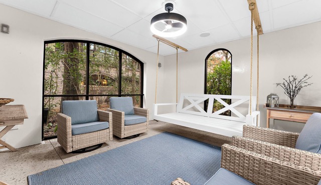 Charming, spacious cottage in popular Cypress Point