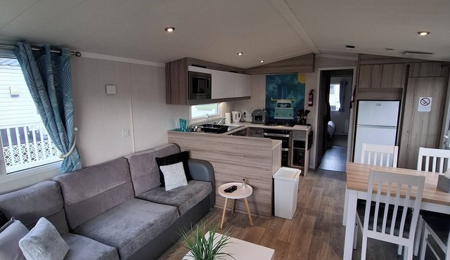 Check out this super cosy 2-bedroom caravan at Seton Sands in Edinburgh