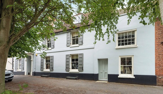 Chestnut House - Sleeps 10
