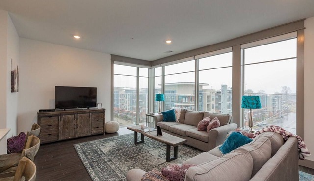 Chic 2BR Condo w/Open Living Space | Sleeps 4!