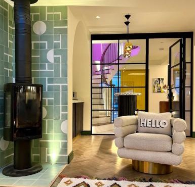 Chic Devon Designer Oasis with hot tub