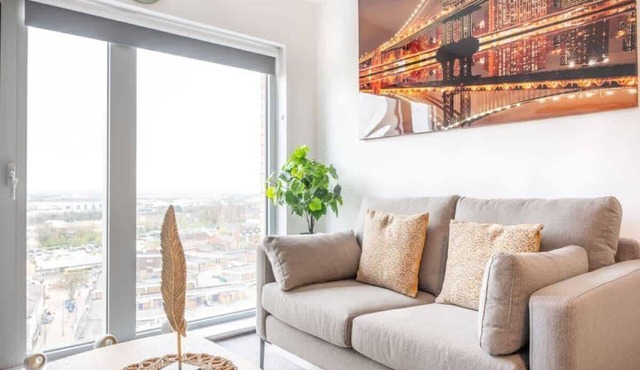 Chic Stay at Vicarage Grove Eccles Manchester UK