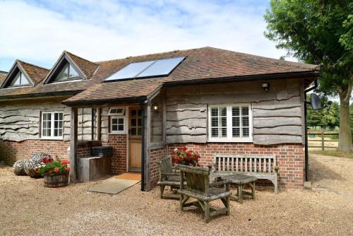 Chichester Cottage @ Graingers