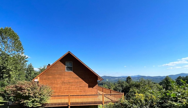 Chill Out In The NC Mtns! - Game Table, WiFi & Views Near Grayson Highlands