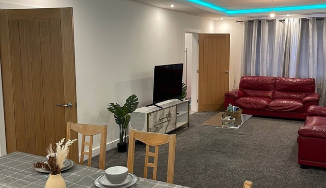 Citrine Suite - Sleeps 8 With Parking