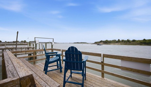 Coastal Cottage: Intracoastal Waterway-view cottage with private deck, & central AC