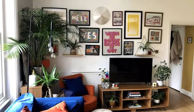 Colourful, arty flat in leafy Forest Hill