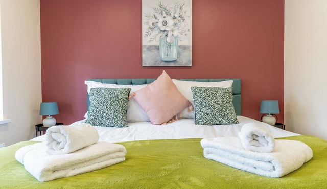 Comfort Living | Sleeps 4 | 1 BR | Parking