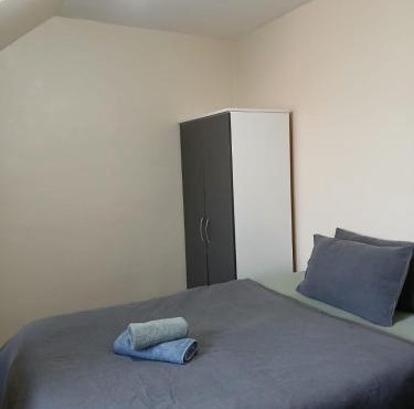 Comfortable Double Room Close to Nottingham Station with Free Parking & WiFi