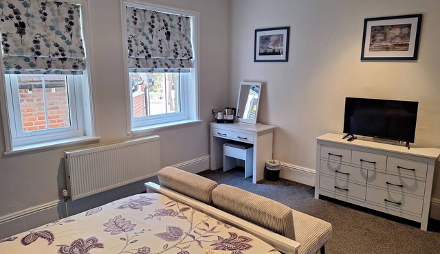 Comfortable Spacious Double Ensuite Room