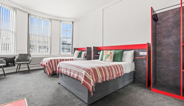 Comfy & Relaxing Studio in Dudley W/Parking, WIFI, Kitchen, Netflix and Sleeps 2