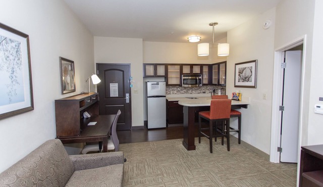 Comm Accessible 1BR King Suite | Breakfast Included