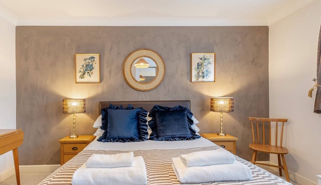 Cornerways by Bloom Stays - family home in City centre, ideal for exploring Canterbury